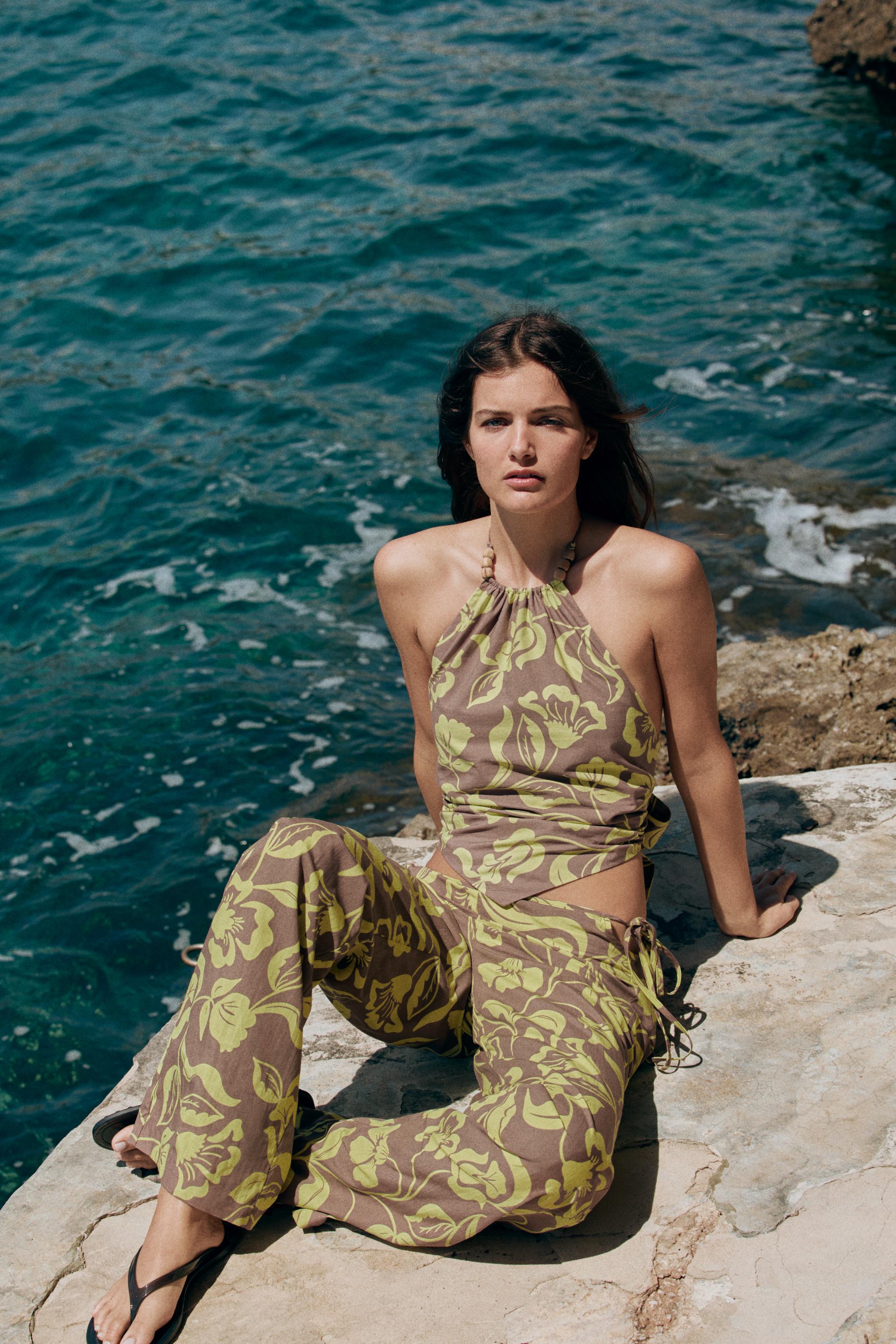 PANTALON IMPRIMÉ À OUVERTURES